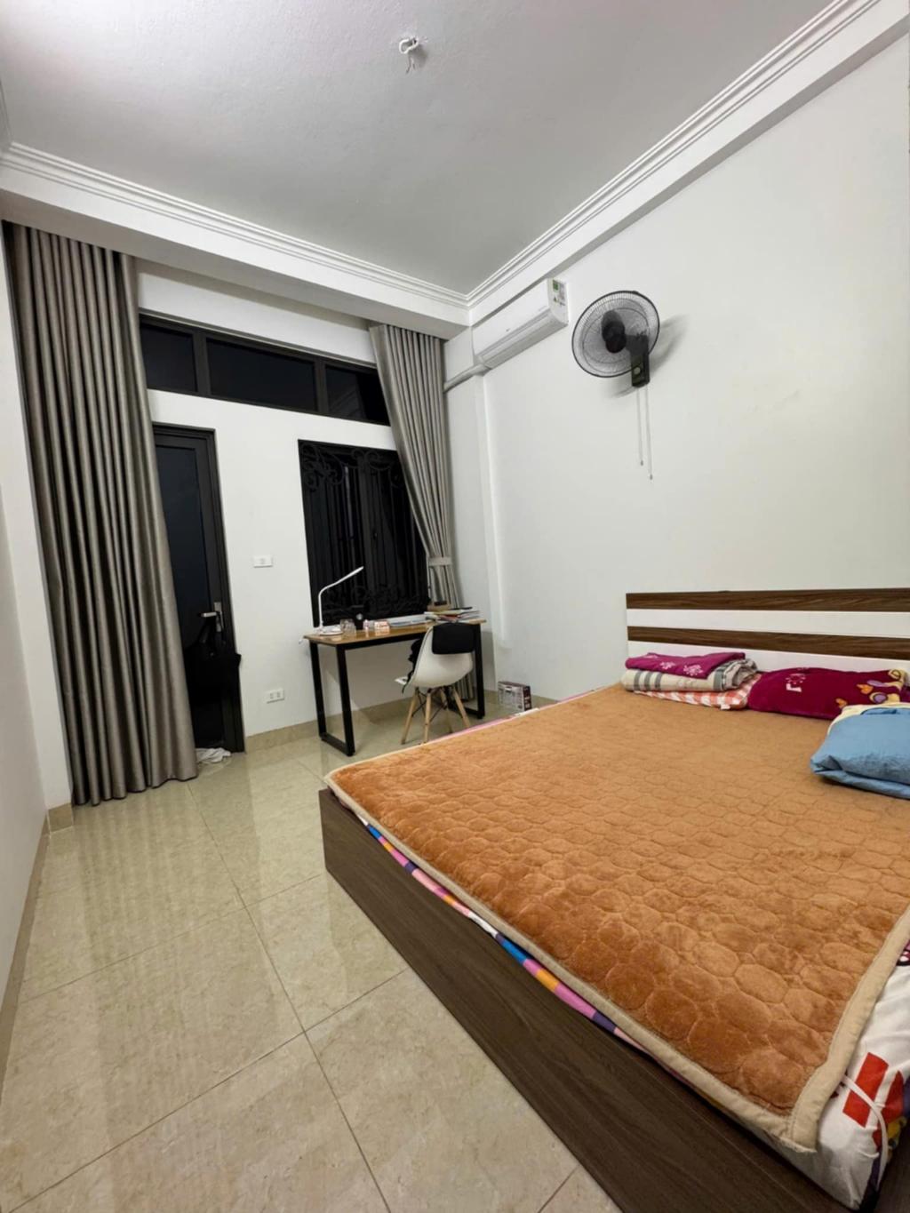 Sở Hữu Ngay Nhà 5 Tầng Trung Kính, 46m2 - Giá Cực Tốt Chỉ 8.3 Tỷ!