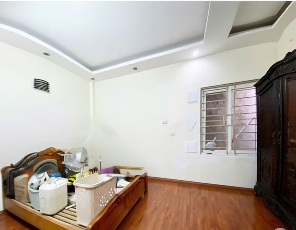 BÁN NHÀ TRẦN THÁI TÔNG - DT 62M - 5 TẦNG - MT 4,5M - NỞ HẬU - GIÁ 13.8 TỶ