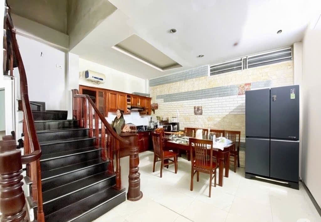 BÁN NHÀ TRẦN THÁI TÔNG - DT 62M - 5 TẦNG - MT 4,5M - NỞ HẬU - GIÁ 13.8 TỶ