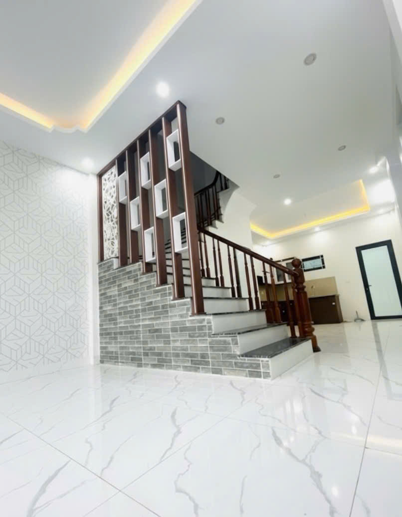 BÁN NHÀ LÔ GÓC, NỞ HẬU TRUNG TÂM CẦU GIẤY - ĐƯỜNG TRẦN THÁI TÔNG - GIÁ 12.3 TỶ