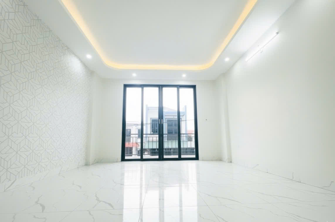 BÁN NHÀ LÔ GÓC, NỞ HẬU TRUNG TÂM CẦU GIẤY - ĐƯỜNG TRẦN THÁI TÔNG - GIÁ 12.3 TỶ