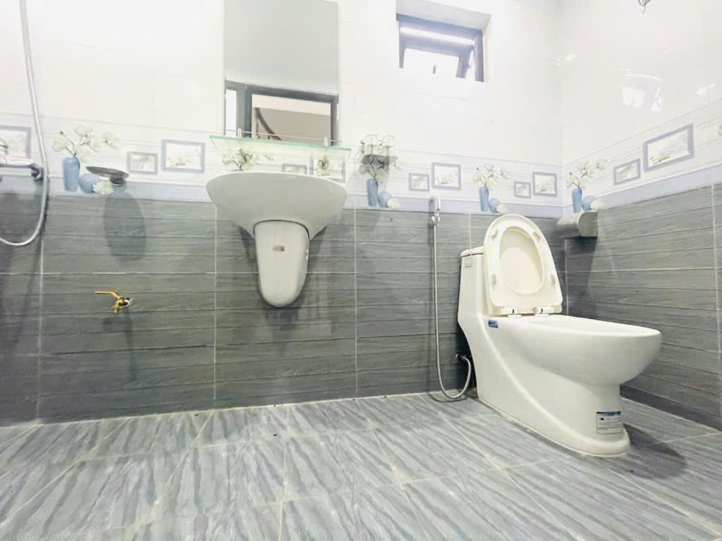 BÁN NHÀ LÔ GÓC, NỞ HẬU TRUNG TÂM CẦU GIẤY - ĐƯỜNG TRẦN THÁI TÔNG - GIÁ 12.3 TỶ