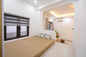BÁN GẤP TÒA CHDV 7 TẦNG THANG MÁY DƯƠNG QUẢNG HÀM, DÒNG TIỀN 1,3TỶ/NĂM, Ô TÔ ĐỖ CỬA, FULL HỆ THỐNG PCCC