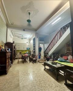 10M RA Ô TÔ TRÁNH - LÔ GÓC - NỞ HẬU - DT 48/52M - MT 5.6M - TRUNG TÂM CẦU GIẤY GIÁ 12.3 TỶ