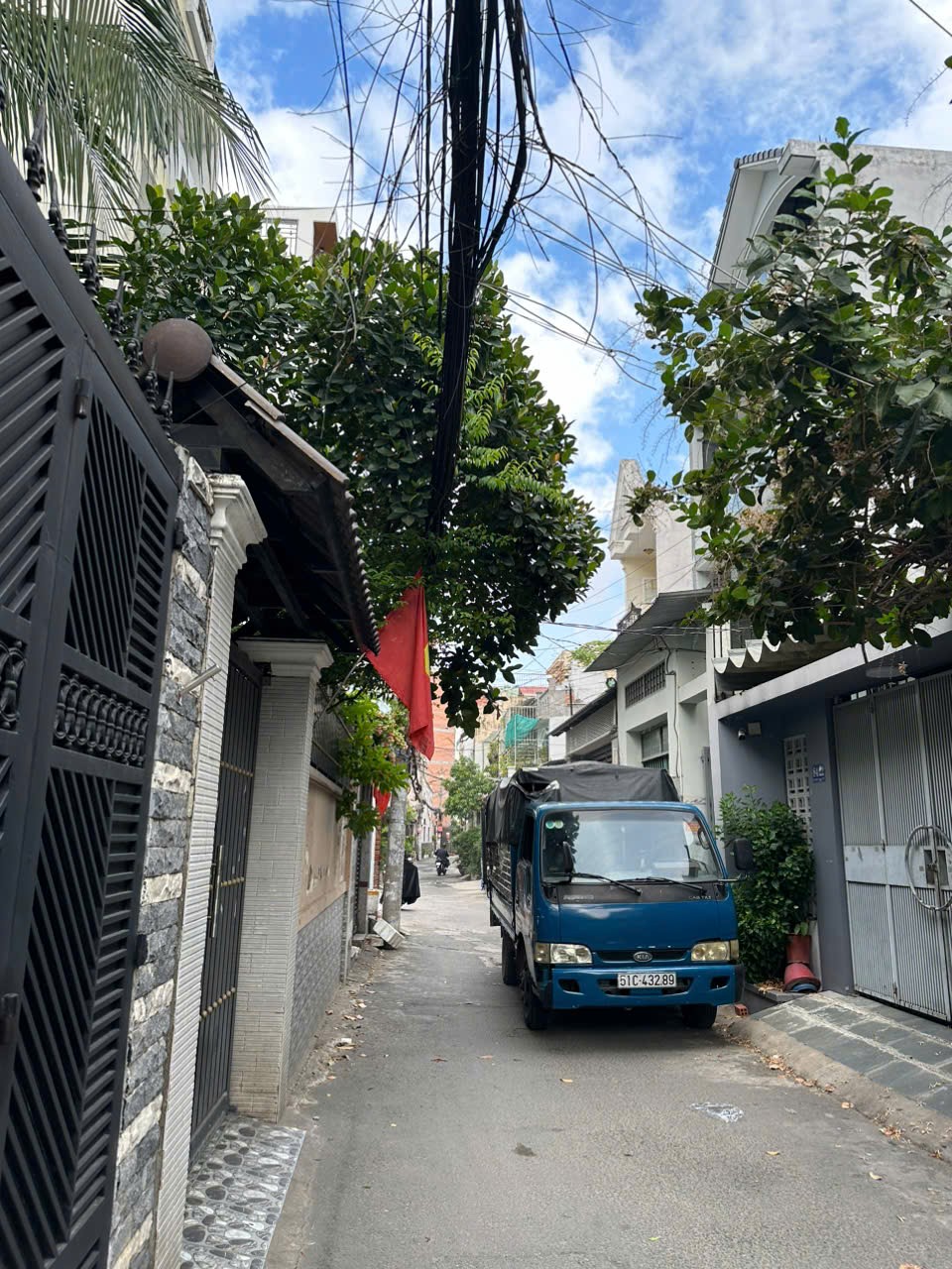 Bán nhà quận Gò Vấp – P12 – Gần Đường Phan Huy ích-Cách Đường Trường Chinh 2km-CÓ NHÀ 44Mv. HẺM XE HƠI QUAY ĐẦU