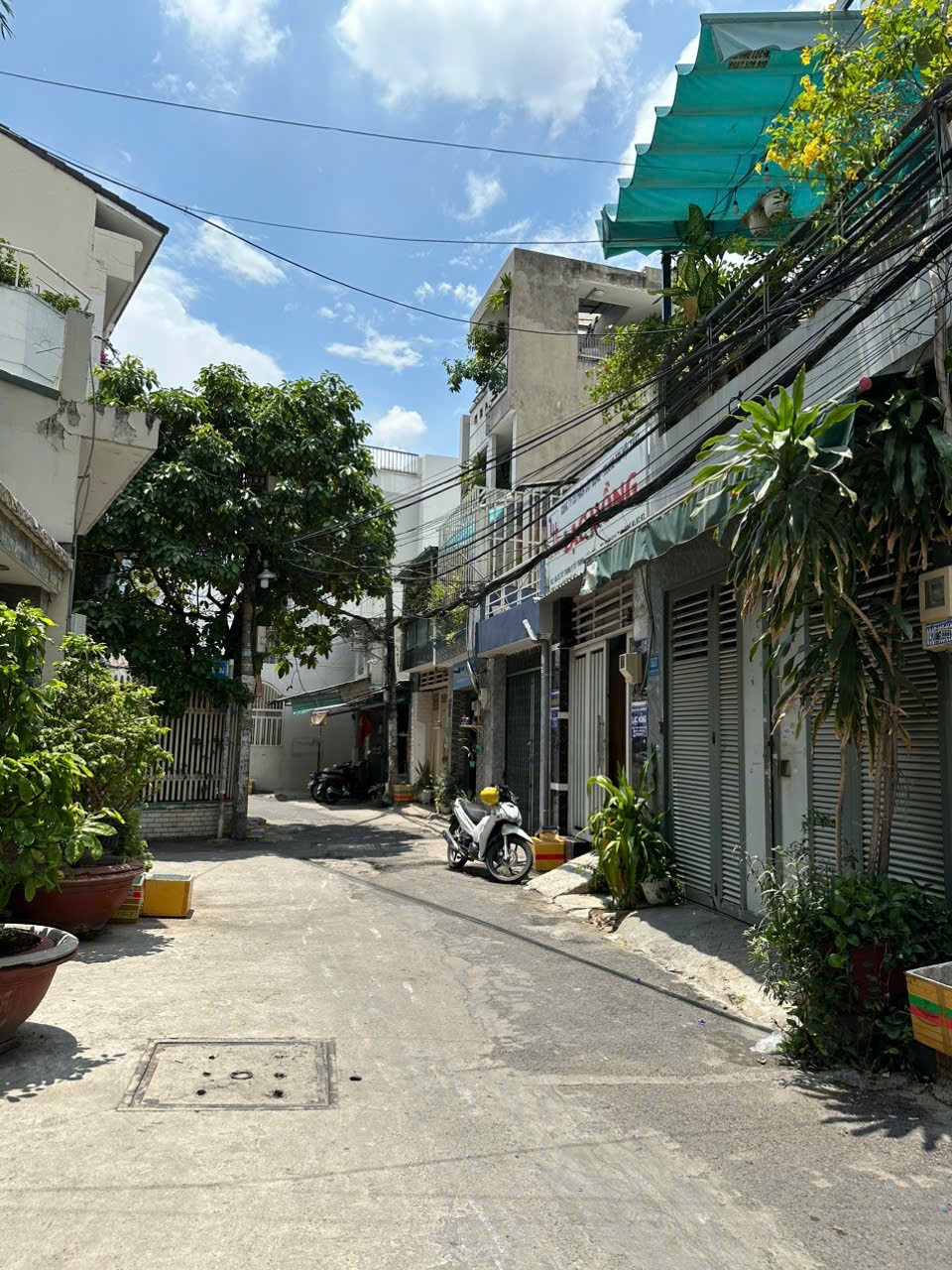 BÁN NHÀ: NHÀ 4 TẦNG LẦU - HẺM XE XƠI - ĐƯỜNG TÂY THẠNH - GẦN SIÊU THI AEON TÂN PHÚ 5 PHÚT ĐI XE - GẦN ĐƯỜNG LÊ TRONG TẤN - GẦN ĐƯỜNG TRƯỜNG TRINH -CHỈ NHỈNH 8X TỶ