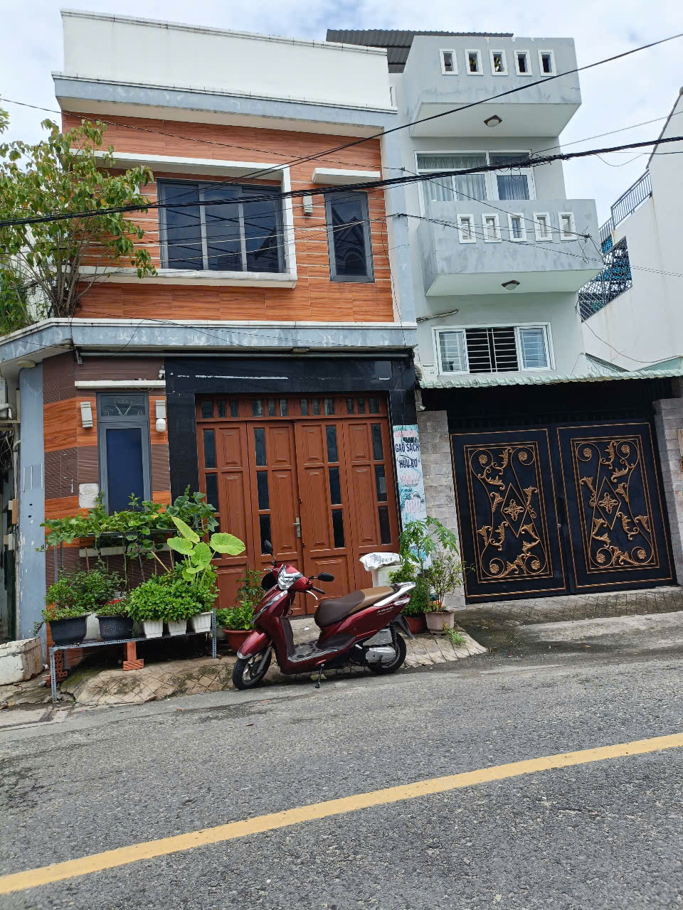 Bán nhà Quận 12 hai mặt tiền, có thêm 2 nhà đang cho thuê, giá 7.5 tỷ