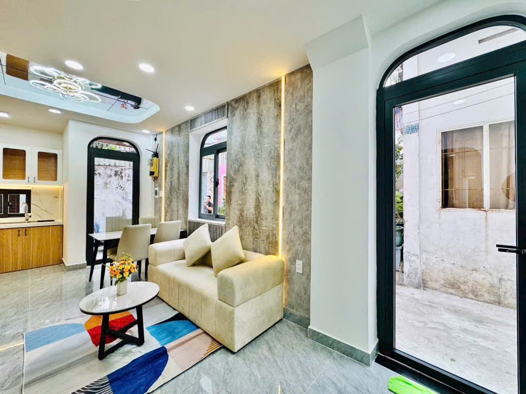 Căn góc 2 mặt hẻm đường Bùi Đình Túy , 2 tầng 3pn , hẻm thông