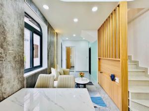 Căn góc 2 mặt hẻm đường Bùi Đình Túy , 2 tầng 3pn , hẻm thông