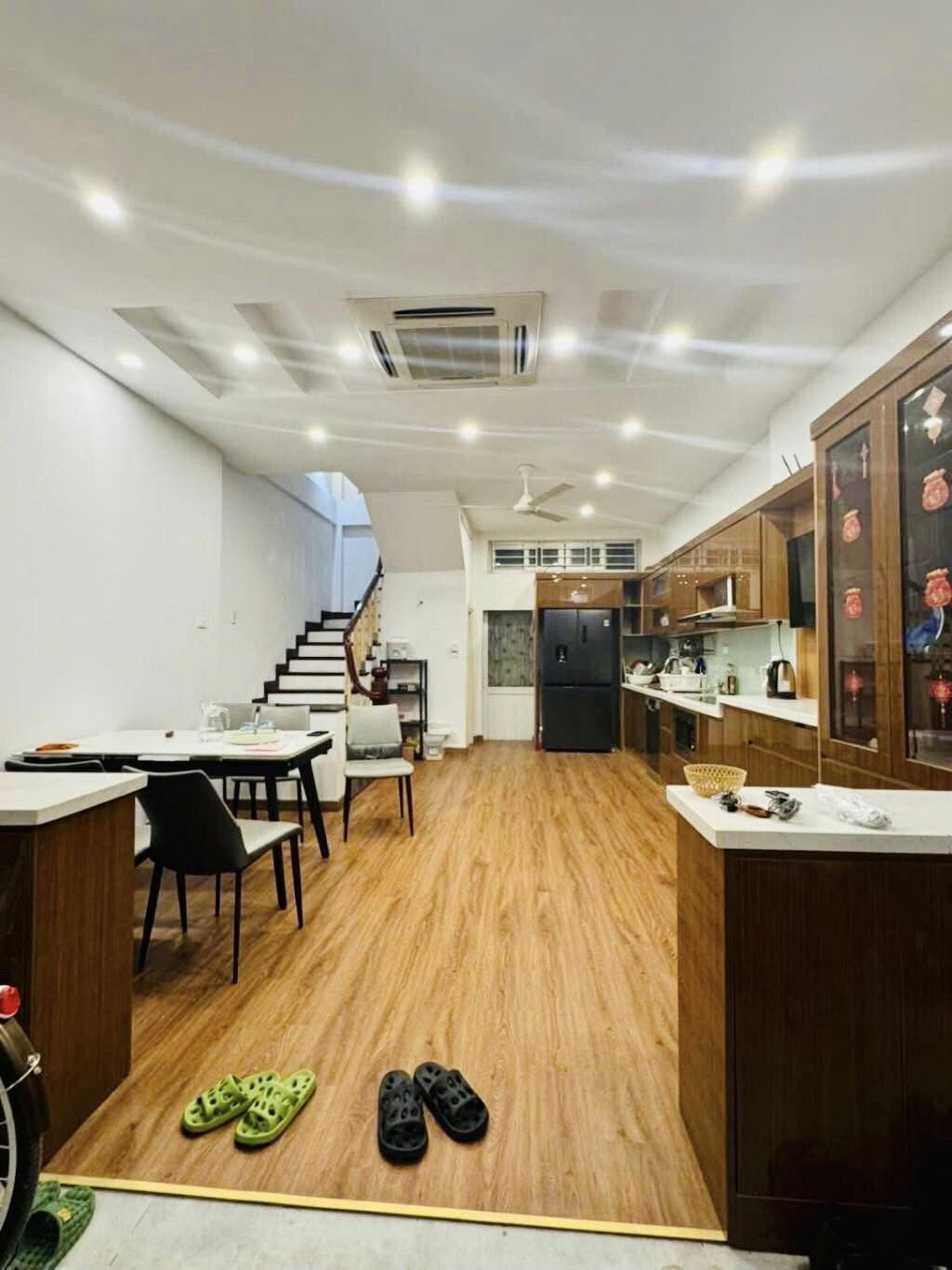 Nhà đẹp Long Biên
