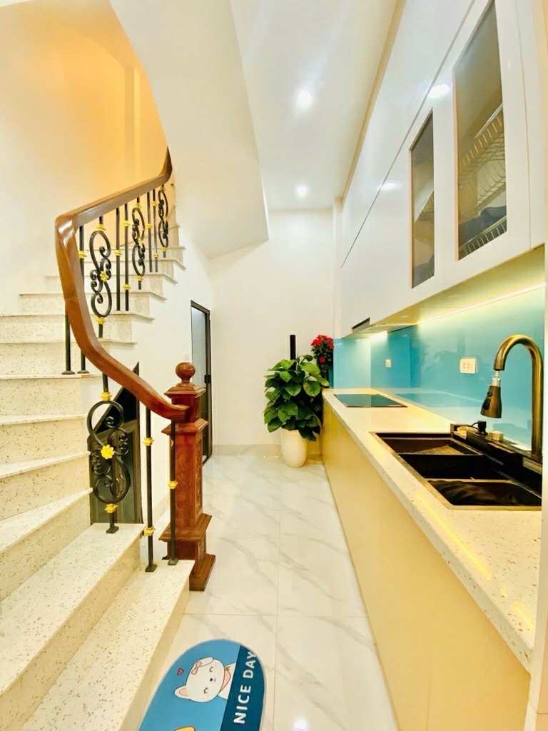 Nhà mới đẹp Chợ Khâm Thiên - ngõ vào nhà to rộng thênh thang