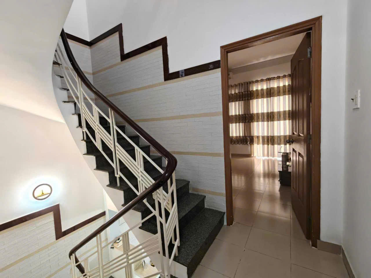 SIÊU PHẨM - NHÀ CHỢ PHẠM VĂN BẠCH - CHỈ NHỈNH 6X TỶ - SD60m2 -  NGAY NGUYỄN TƯ GIẢN