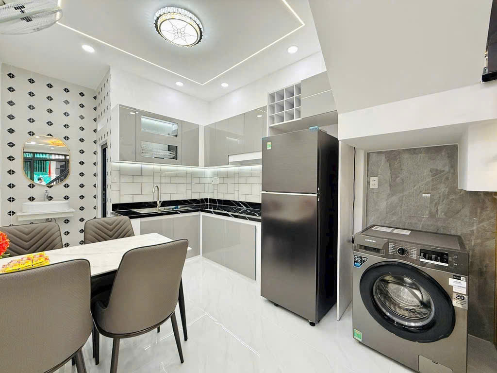 BÁN NHÀ GẦN MẶT TIỀN – HẺM XE HƠI - 35M2 - GẦN PHẠM VĂN CHIÊU – CHỈ NHỈNH 4.X TỶ