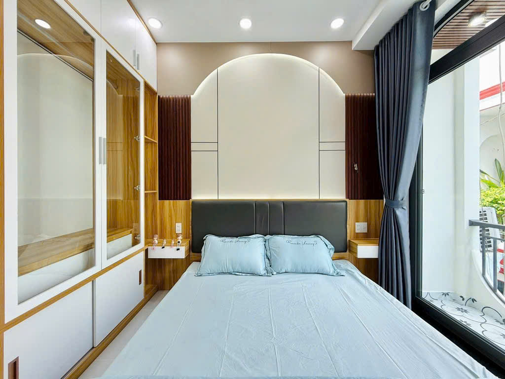BÁN NHÀ GẦN MẶT TIỀN – HẺM XE HƠI - 35M2 - GẦN PHẠM VĂN CHIÊU – CHỈ NHỈNH 4.X TỶ