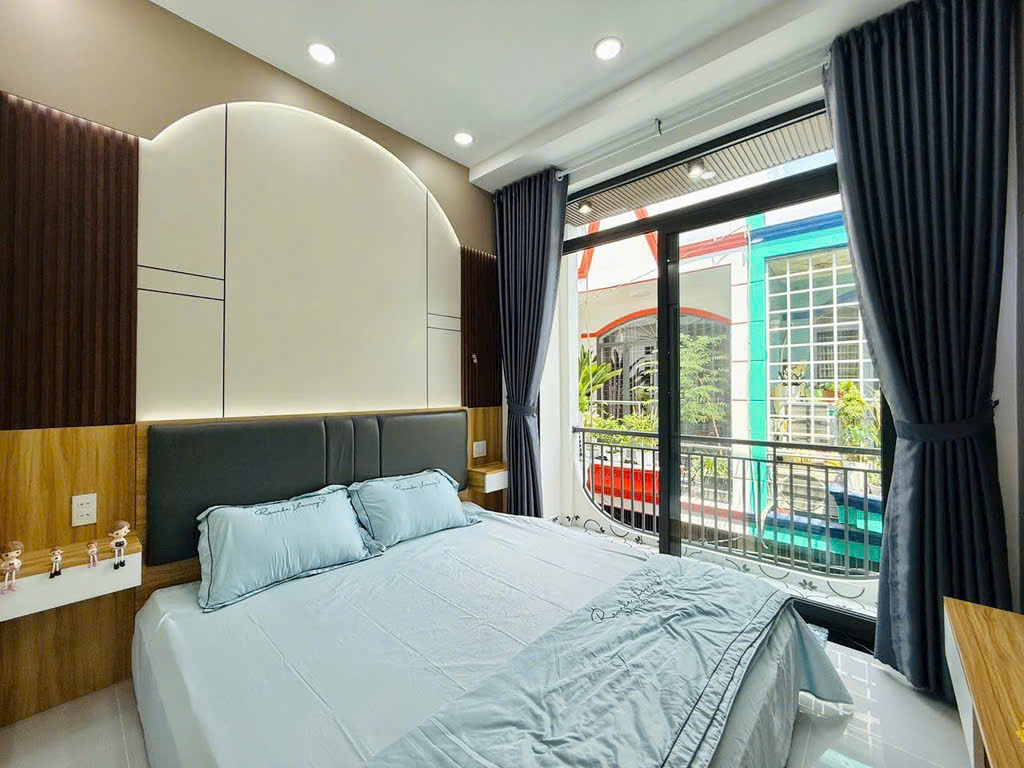 BÁN NHÀ GẦN MẶT TIỀN – HẺM XE HƠI - 35M2 - GẦN PHẠM VĂN CHIÊU – CHỈ NHỈNH 4.X TỶ