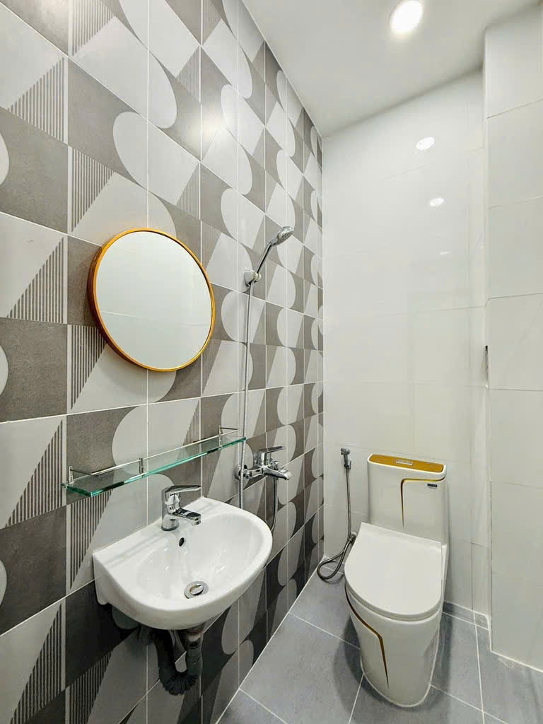 BÁN NHÀ GẦN MẶT TIỀN – HẺM XE HƠI - 35M2 - GẦN PHẠM VĂN CHIÊU – CHỈ NHỈNH 4.X TỶ