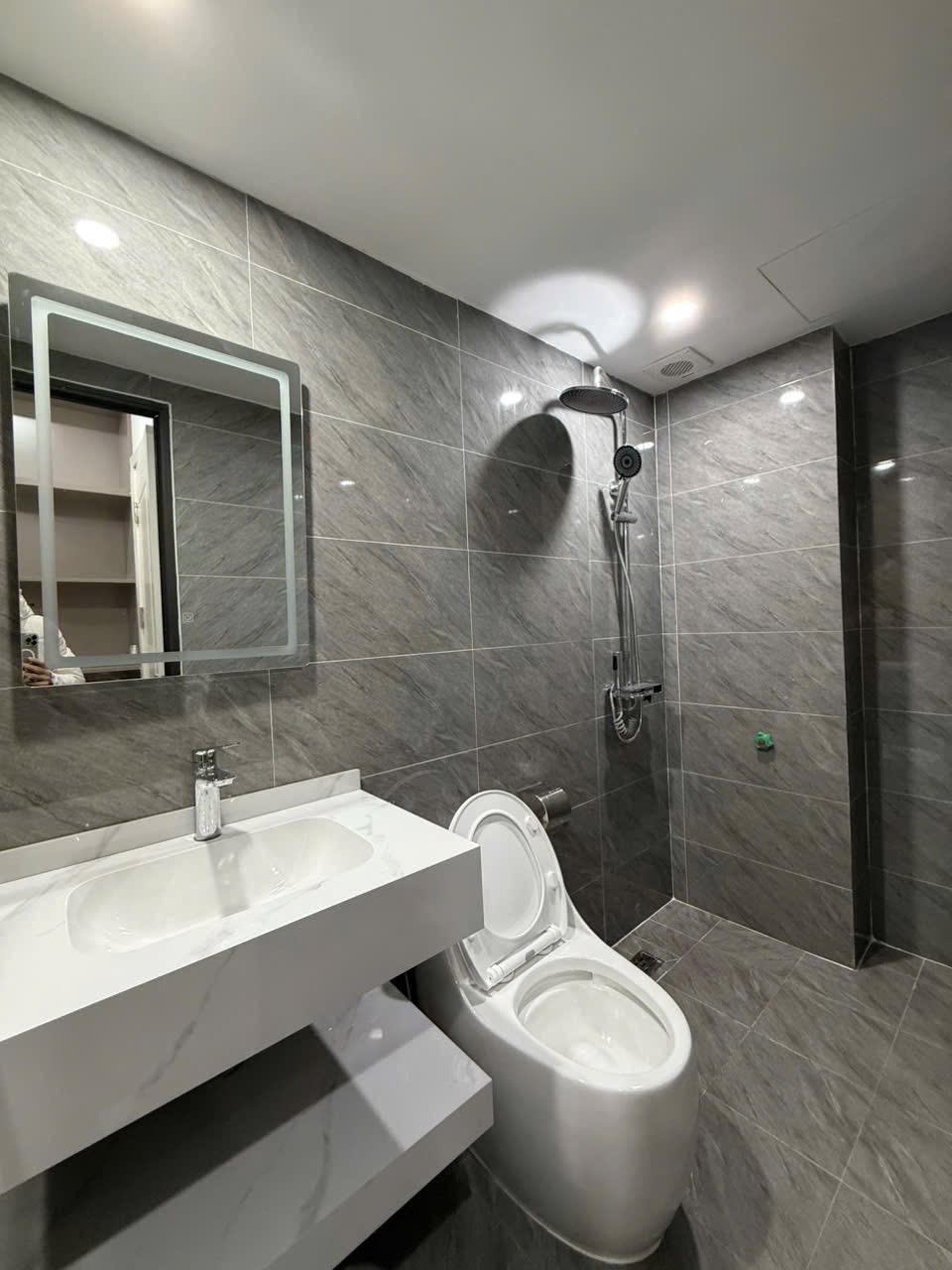 CỰC HIẾM. NHÀ PHỐ TRUNG KÍNH. VỊ TRÍ ĐẸP, GẦN OTO. 36m. 7,x Tỷ