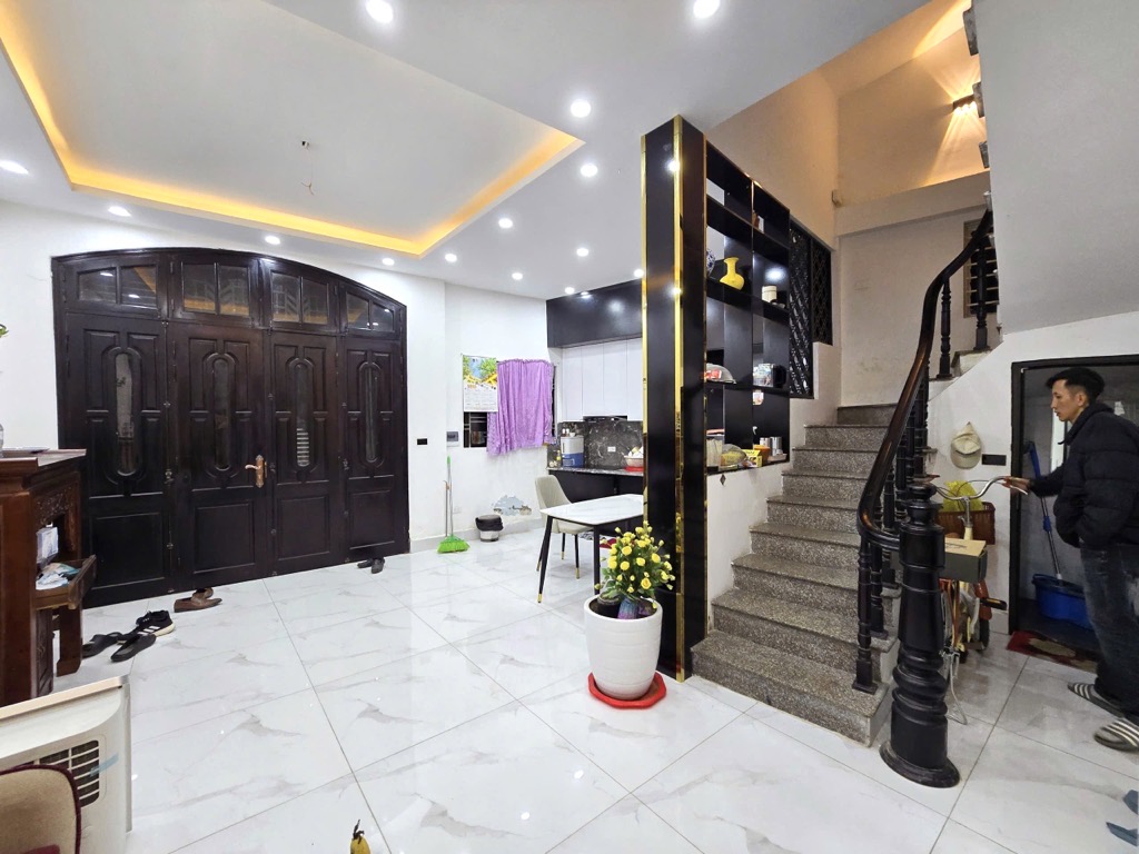 CƠ HỘI AN CƯ CÓ 1 KHÔNG 2- NHÀ PHỐ YÊN HÒA- VỊ TRÍ VÀNG- 45M, 5 Tầng, MT 4,5M - 9,x Tỷ