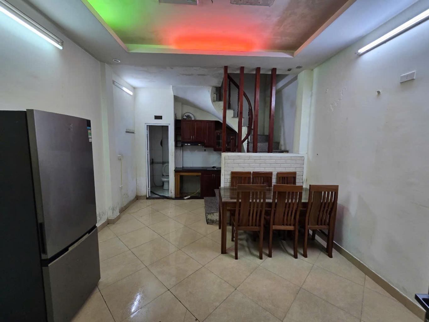 BÁN NHÀ PHỐ HOA BẰNG- NGÕ THÔNG, OTO, KINH DOANH- 64M, MT 5M- 8,x Tỷ