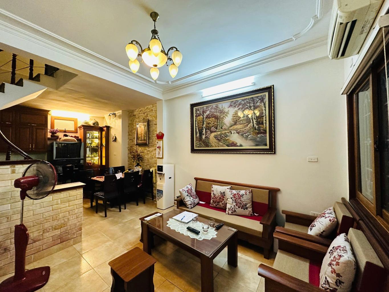 NHÀ PHỐ Trần Thái Tông- CHỦ XÂY CỰC TÂM HUYẾT, NGÕ NÔNG, MẶT TIỀN RỘNG, TIỆN ÍCH NGẬP TRÀN