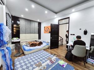 CƠ HỘI AN CƯ CÓ 1 KHÔNG 2- NHÀ PHỐ YÊN HÒA- VỊ TRÍ VÀNG- 45M, 5 Tầng, MT 4,5M - 9,x Tỷ