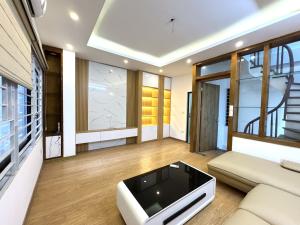 NHÀ PHỐ Hạ Yên, Cầu Giấy - VỊ TRÍ VÀNG, NHÀ MỚI ĐẸP, FULL NỘI THẤT, 30M RA PHỐ, Ở SƯỚNG