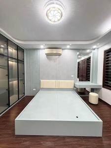 Bán nhà đẹp Thanh Xuân – Oto đỗ cửa – 5 tầng hiện đại – Giá 10 tỷ
- 0399812051