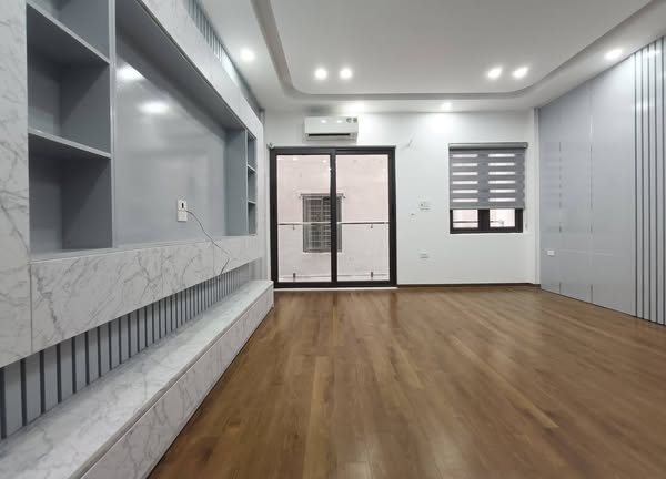 Bán nhà Bồ Đề 45m, mặt tiền rộng, 6 TẦNG - THANG MÁY - NHÀ MỚI ĐẸP - FULL NỘI THẤT XỊN SÒ.