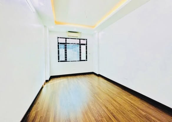 NHÀ ĐẸP Ở NGAY - NGÕ THÔNG - VÀI BƯỚC, RA MẶT PHỐ. Cầu giấy.  DT 39m x 5 tầng. Mt 4m. Giá 15 Tỷ