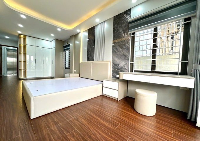 BÁN NHÀ 6 TẦNG PHỐ LĨNH NAM, DIỆN TÍCH SỬ DỤNG 40M2, GIÁ NHỈNH 4 TỶ.