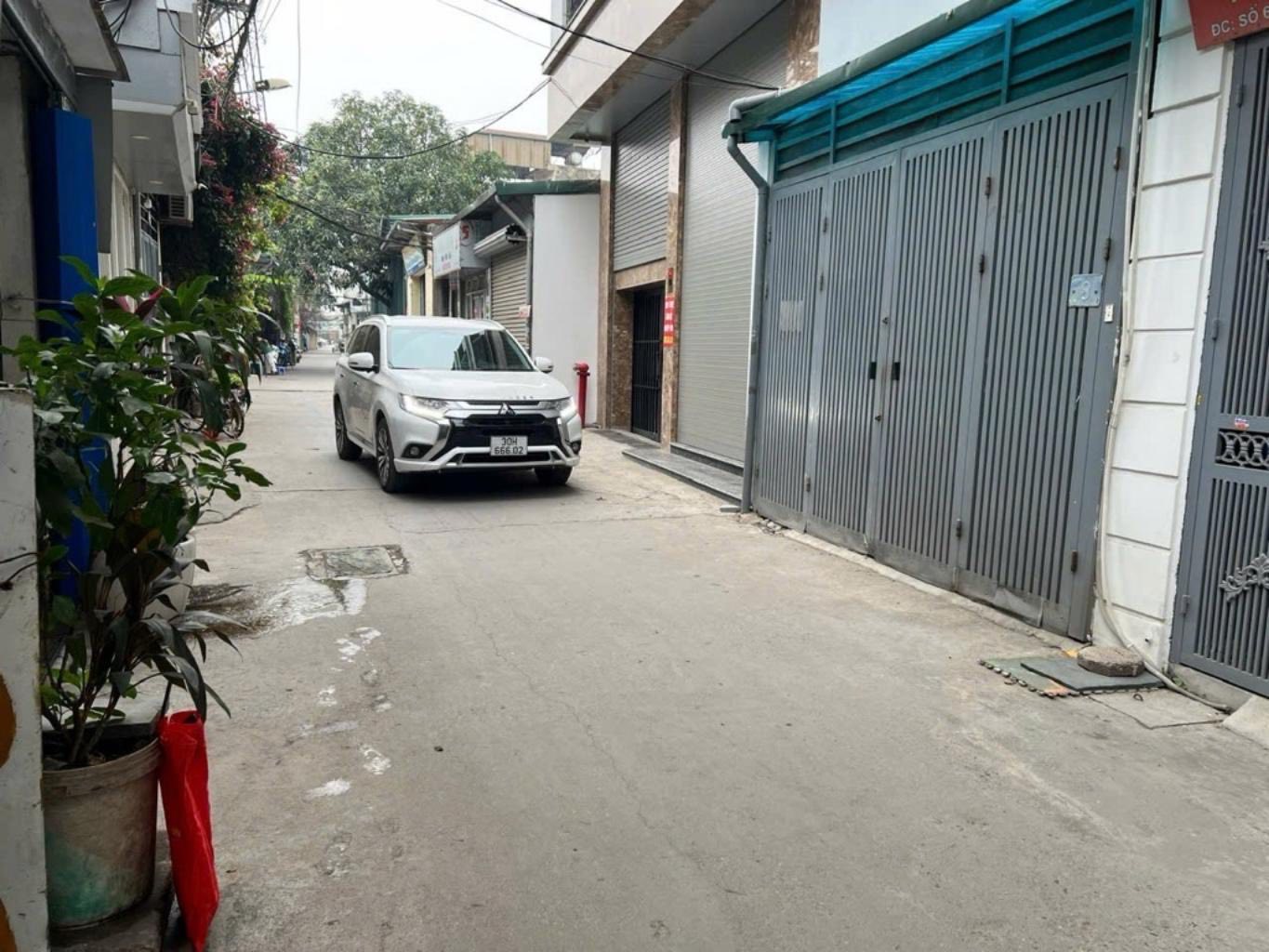 BÁN NHÀ 5 TẦNG, THANG MÁY, PHỐ LĨNH NAM, MẶT TIỀN RỘNG, GIÁ NHỈNH 6 TỶ