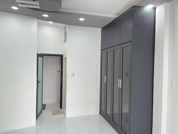 Bán nhà Bến Vân Đồn, Q4, 4.5m2 x 10m2 1trệt 1 lầu gác gỗ, 6.x tỷ