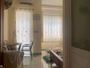 Bán nhà Nguyễn Văn Quỳ, 64m2, 4 tầng, 6 tỷ