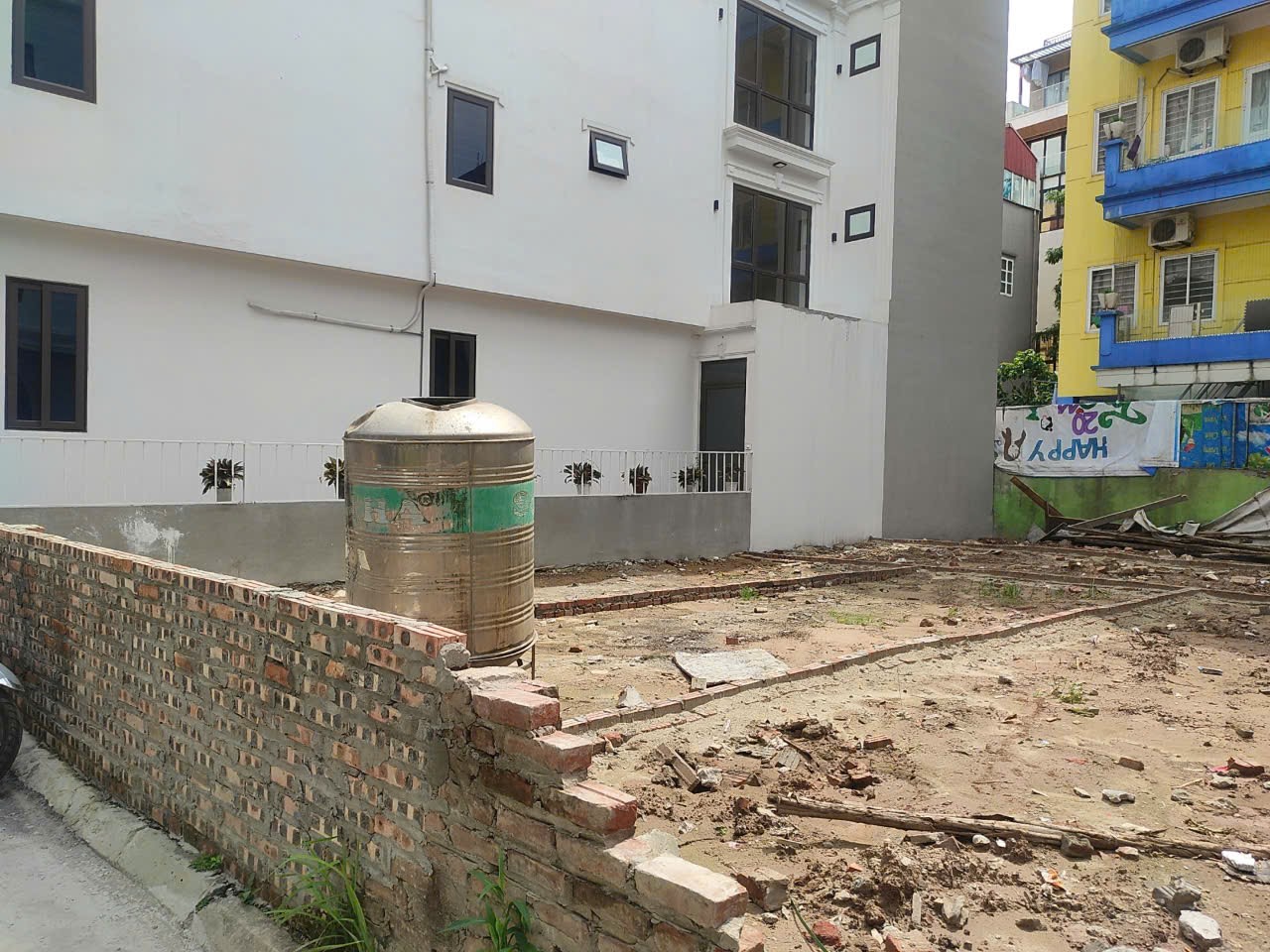 CHỦ CẦN BÁN LÔ ĐẤT KẺ TẠNH,GIANG BIÊN, Ô TÔ, GẦN PHỐ,DT 30M2, MT 3,4 M, GIÁ 4,2 TỶ