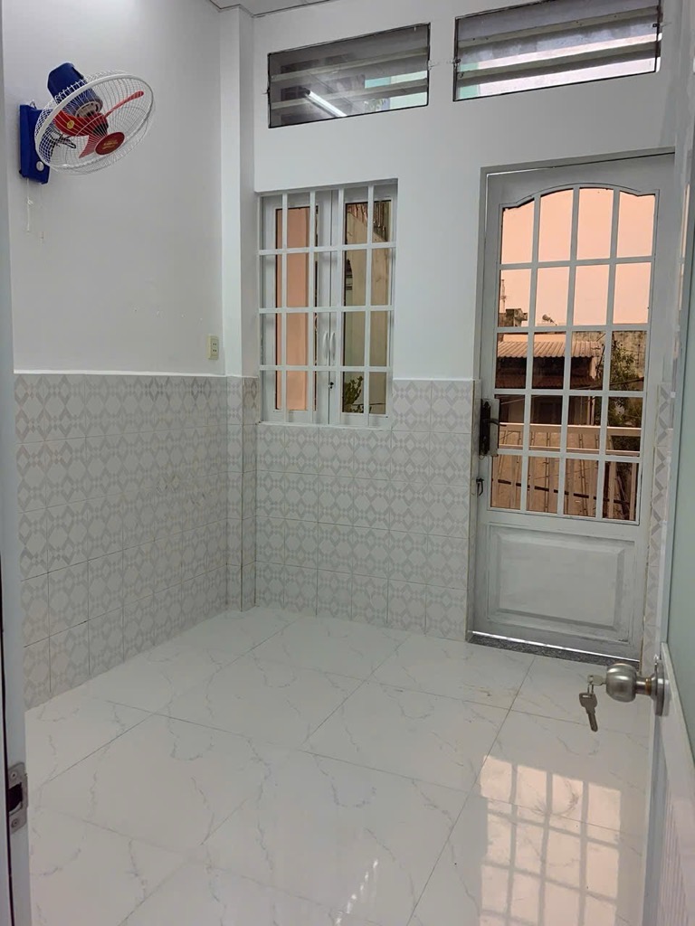 NHỈNH 4 TỶ – NHÀ HẺM XE HƠI – GẦN CITYLAND NGUYỄN VĂN NGHI – SỔ NỞ HẬU, ĐÔNG NAM MÁT MẺ