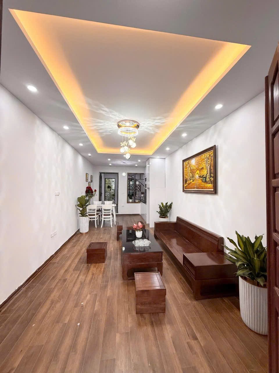 Bán nhà ngõ rộng , đường thông tứ phía,tiện ích xung quanh