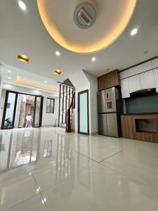 Bán nhà ngõ rộng , đường thông tứ phía,tiện ích xung quanh