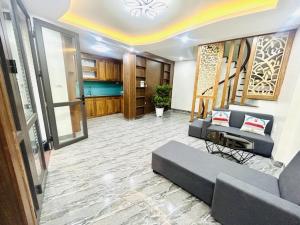 Lĩnh nam, k quy hoạch, mt siêu khủng 6,5m, nhà 5 tầng đẹp như mới