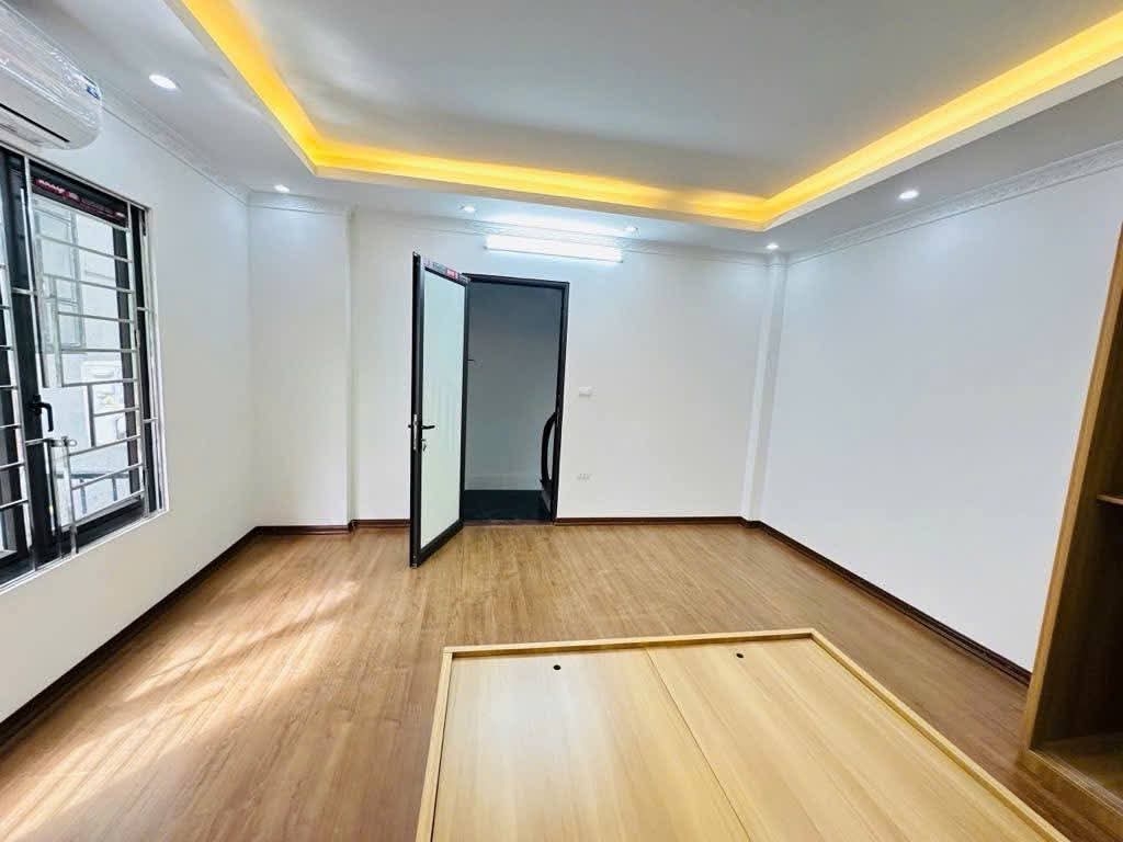 Mặt Phố Vị Trí Vàng Nguyễn Thái Học - Mặt Tiền 7M, 215m², 110 Tỷ - SDCC Cơ hội sở hữu