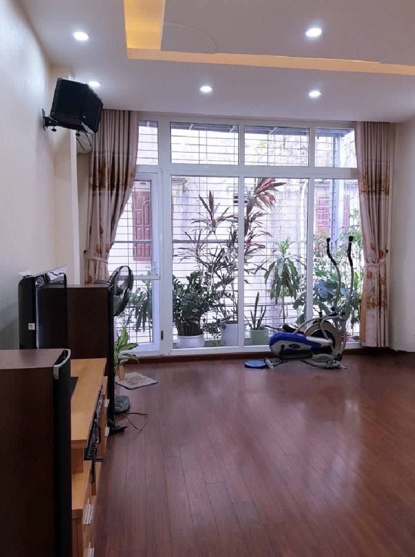 Mặt Phố Vị Trí Vàng Nguyễn Thái Học - Mặt Tiền 7M, 215m², 110 Tỷ - SDCC Cơ hội sở hữu