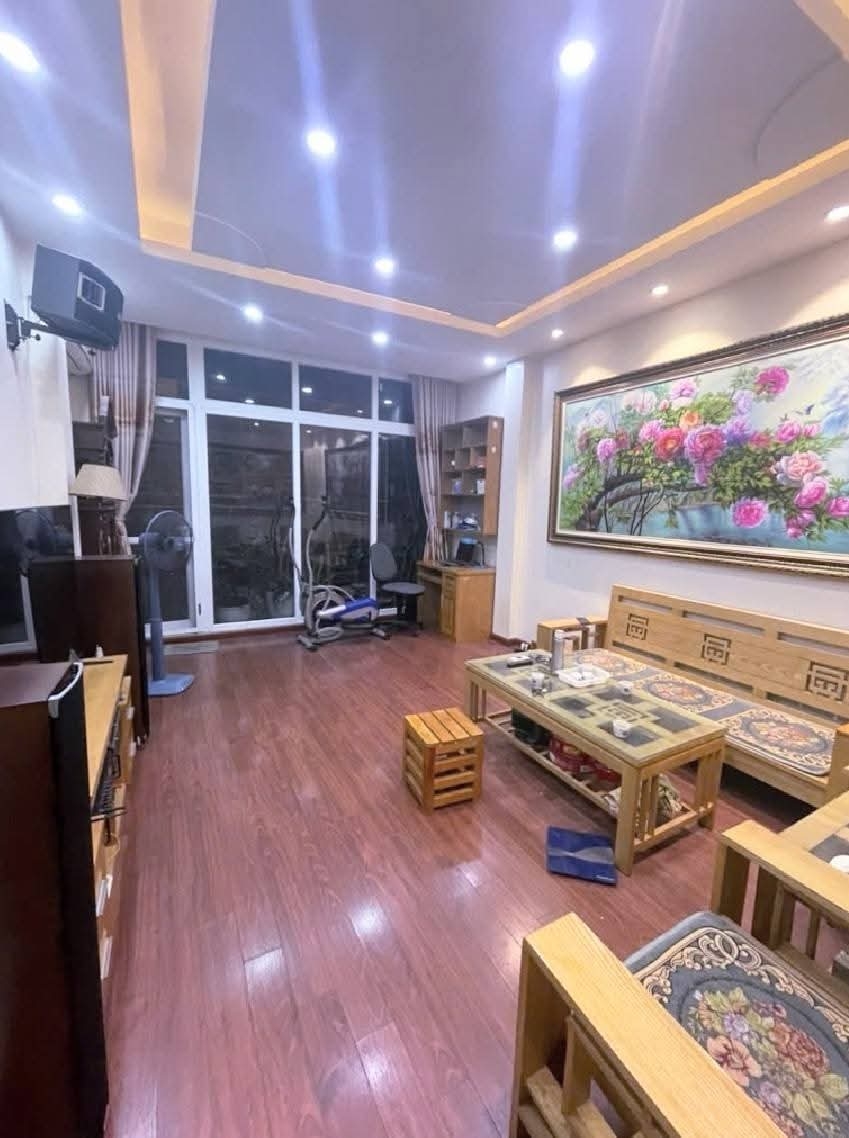 Mặt Phố Vị Trí Vàng Nguyễn Thái Học - Mặt Tiền 7M, 215m², 110 Tỷ - SDCC Cơ hội sở hữu