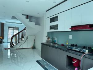BÁN GẤP 5 TẦNG ĐẠI TỰ - HOÀI ĐỨC - 4.3 TỶ - Ô TÔ ĐẬU CỬA. LH MINH MINH 0399.785.305.
