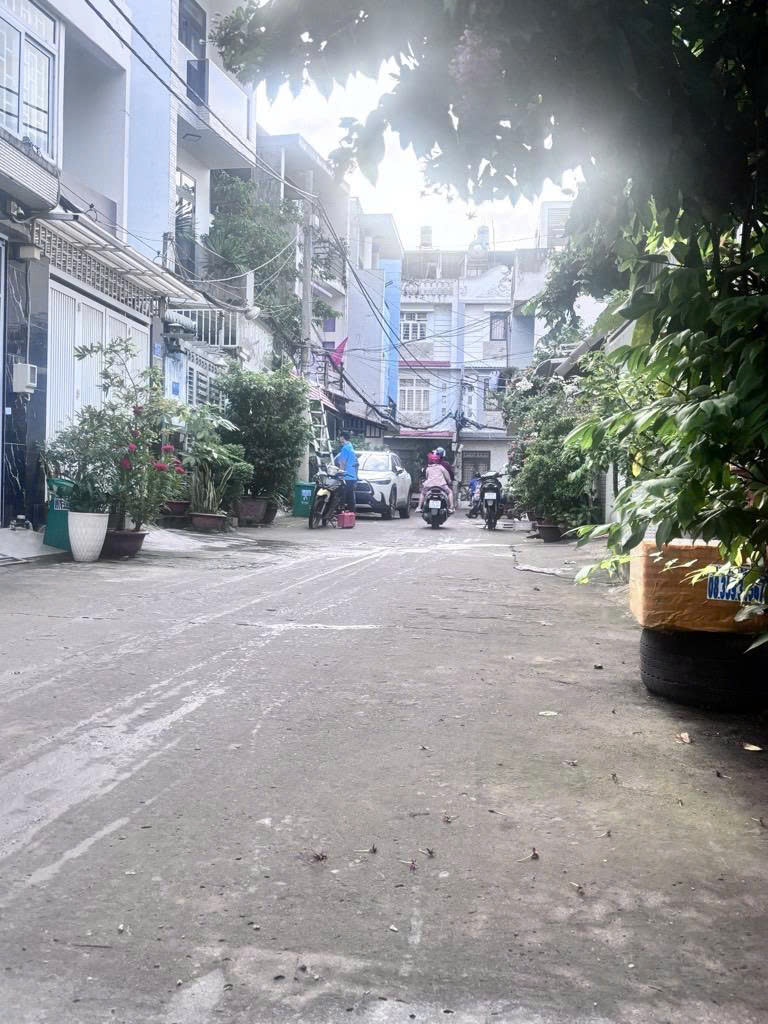 Huỳnh Tấn Phát - 3 tầng 4 pn - hẻm oto tránh nhau - giá chỉ 5.6 tỷ