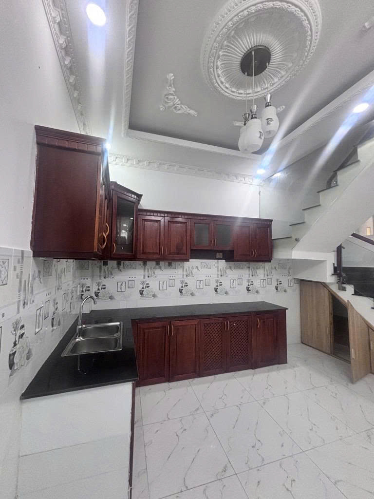 Huỳnh Tấn Phát - 3 tầng 4 pn - hẻm oto tránh nhau - giá chỉ 5.6 tỷ