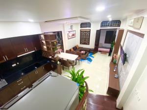 Nhỉnh 9 tỷ có ngay Nhà ngõ chùa bộc, DT 48m, 6 tầng, 8 phòng cho thuê, dòng tiền 25 triệu/ tháng, rất thuận tiện ở và cho thuê.