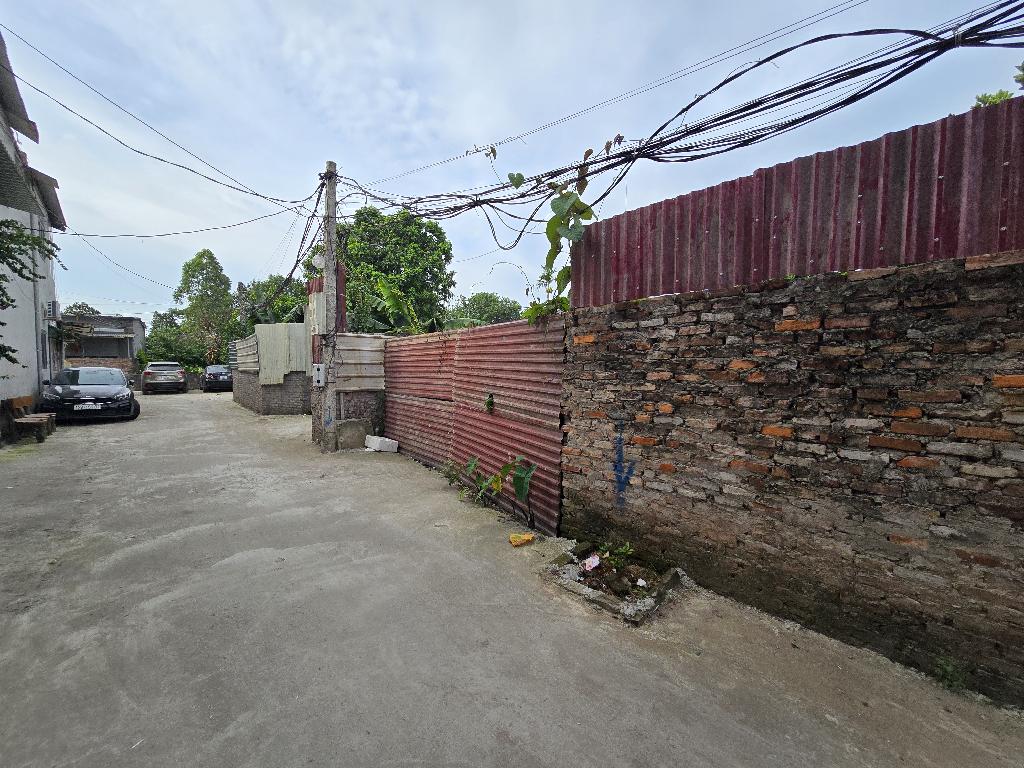 SỔ ĐỎ VUÔNG ĐẸP NỞ HẬU NHẸ - ĐẤT Ở CỰC VƯỢNG KHÍ - Ô TÔ VÀO ĐẤT TRƯỚC NHÀ Ô TÔ TRÁNH PHỐ THUY PHƯƠNG