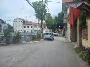 SỔ ĐỎ VUÔNG ĐẸP NỞ HẬU NHẸ - ĐẤT Ở CỰC VƯỢNG KHÍ - Ô TÔ VÀO ĐẤT TRƯỚC NHÀ Ô TÔ TRÁNH PHỐ THUY PHƯƠNG