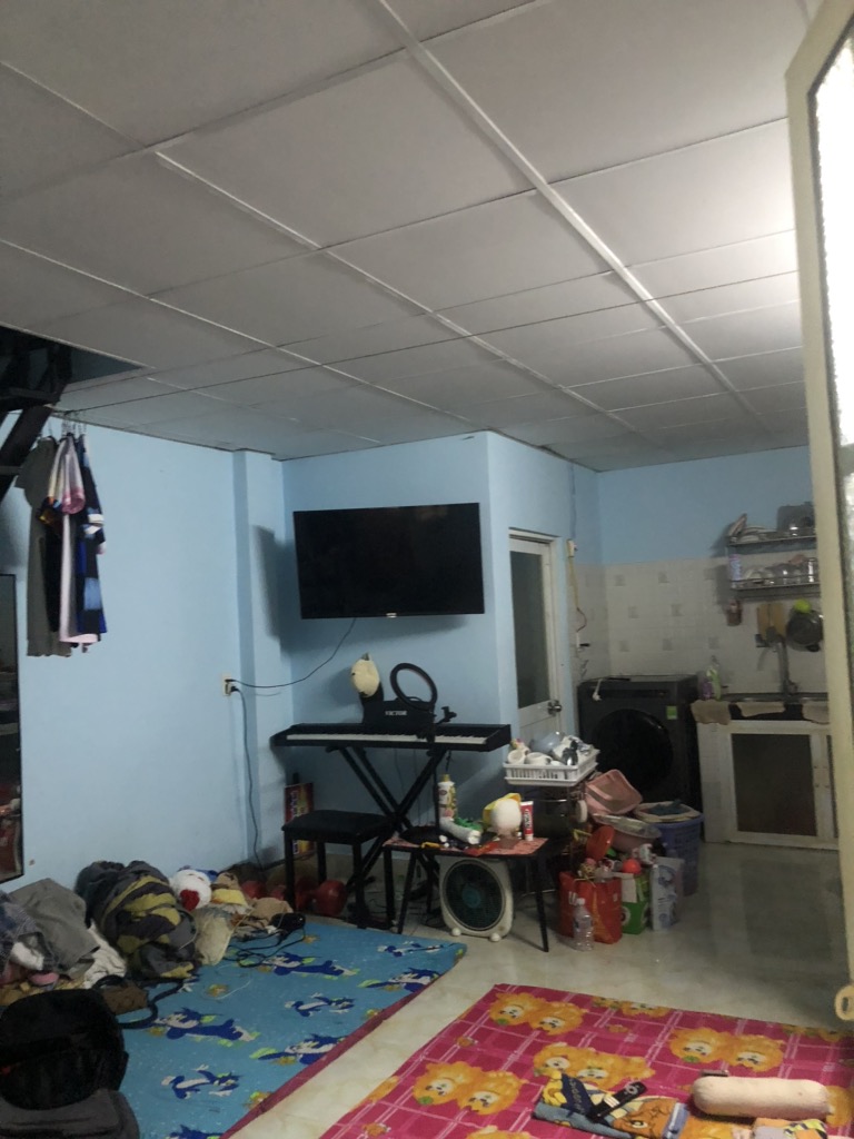 Nhà 1 lầu 1 trệt hẻm ô tô . Xe để trong nhà