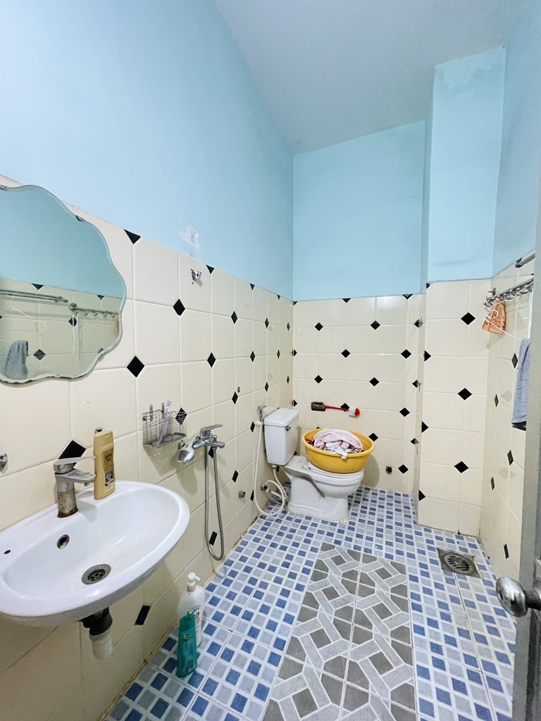 Sót siêu phẩm hẻm xe tải,