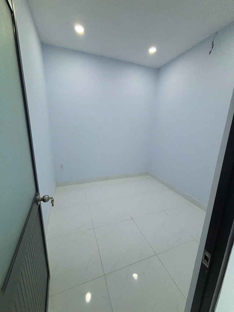 NHÀ ĐẸP Ở NGAY - CÁCH 10M RA HẺM XE HƠI THÔNG